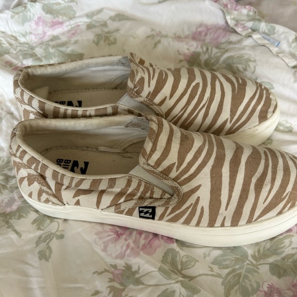 Billabong Womens Makena Slip On Sneaker Size US 7 - Picture 2 of 9